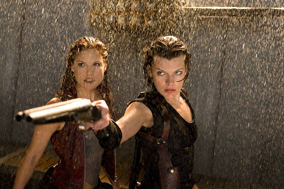 Ali Larter and Milla Jovovich in Resident Evil: Afterlife
