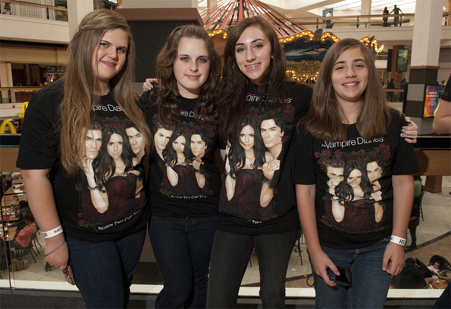 Fans at The Vampire Diaries event.