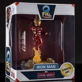Captain America: Civil War QMx Iron Man with Light-Up Base Q-Fig FX Diorama