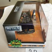 Classic Television Series Batmobile with Batman and Robin 1:24 Scale Metals Die-Cast Vehicle