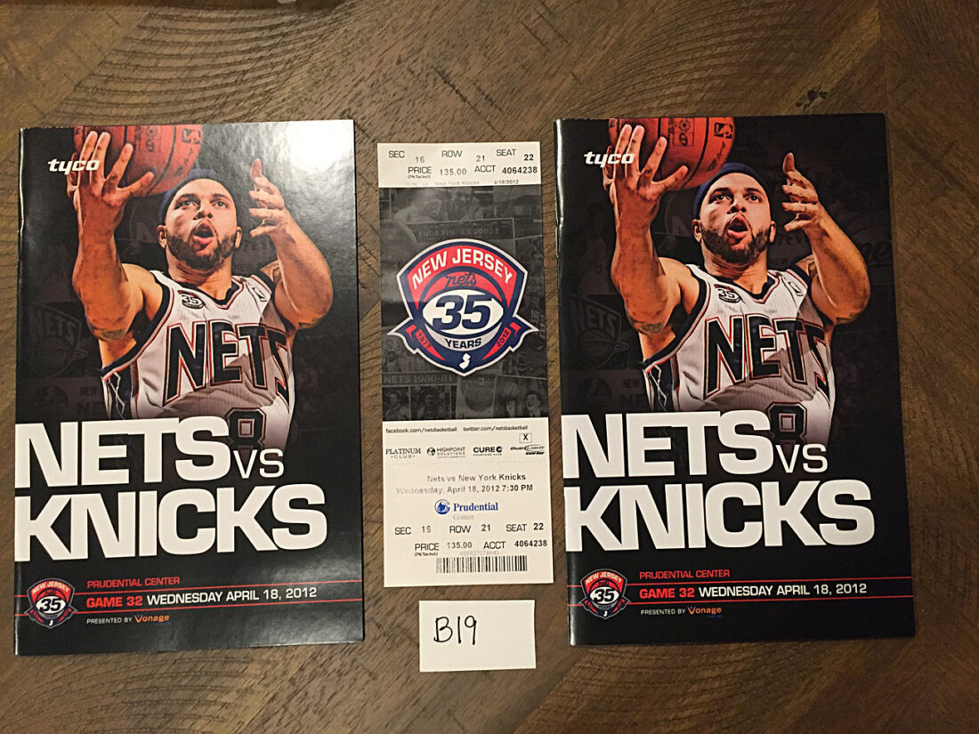 NBA New Jersey (Brooklyn) Nets vs New York Knicks Official Program + Ticket 35th Anniversary Last NJ Season (April 18, 2012) No. 8 Deron Williams [B19]