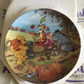 Walt Disney’s Winnie the Pooh Harvest Time Limited Edition Collector Plate [U56]