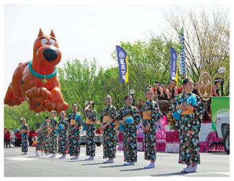 Scooby Doo Balloon and Geisha at 2012 National Cherry Blossom Parade and Festival Photo [210809-0005]