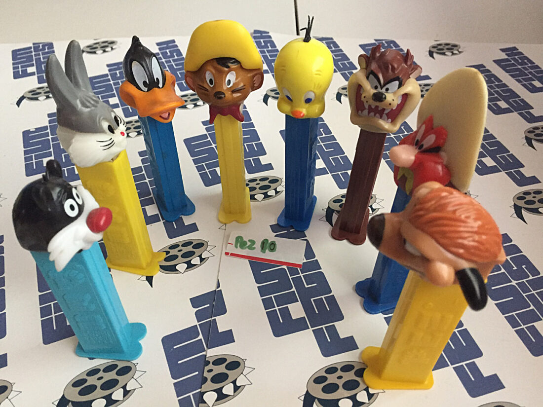 Looney Tunes PEZ with Feet Dispenser Set: Tweety Bird, Bugs Bunny, Daffy Duck, Speedy Gonzales, Sylvester the Cat, Yosemite Sam, Tasmanian Devil Set of 8 [PEZ 10]