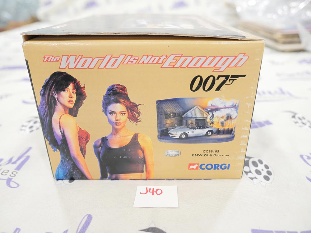 Corgi James Bond 007 The World is Not Enough CC99105 BMW Z8 and Diorama (2001) [J40]