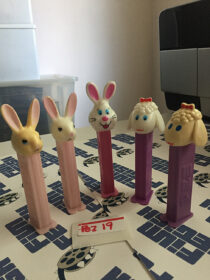 Mixed Lot of 5 Collectible PEZ Candy Dispensers, Easter Bunny, Rabbit, More [PEZ19]